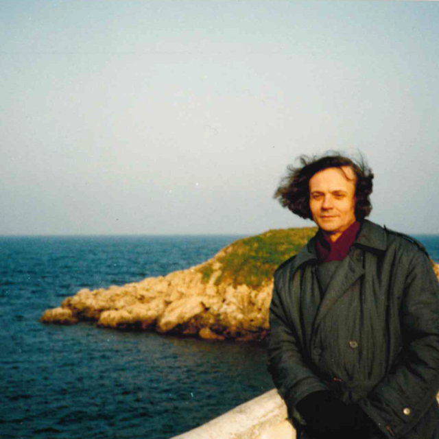 Karol Petróczi pri mori_archívna fotografia